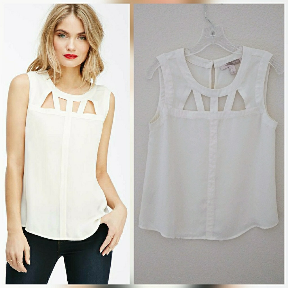 🌟🎉DONATING 8/1 HP Sleeveless top w cutout detail